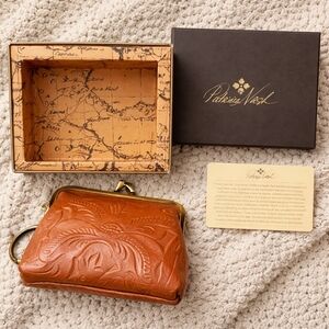 PATRICIA NASH FLORENCE TOOLED LEATHER LOCK KISS COIN WALLET WITH GIFT BOX NEW